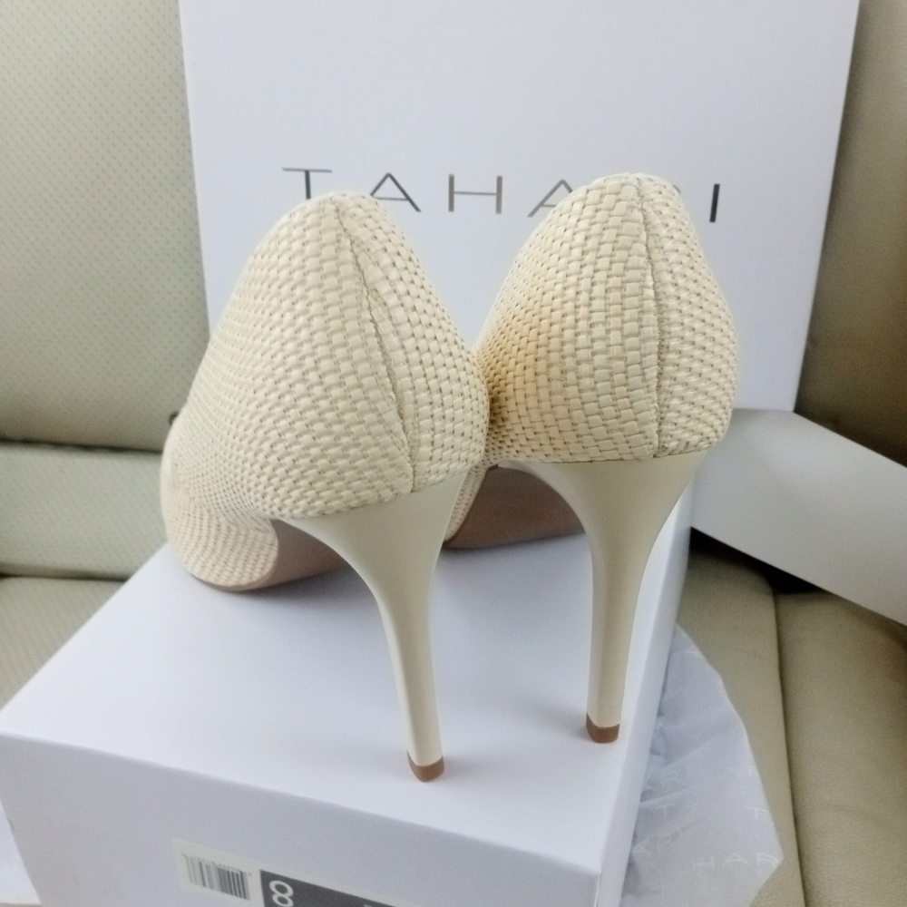 Tahari Women's Cream Heels - Picture 4 of 8